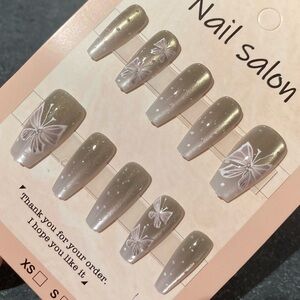 [M] 🦋💅 10Pcs Wearable Reusable Press on Nails Long Ladder White Butterflies